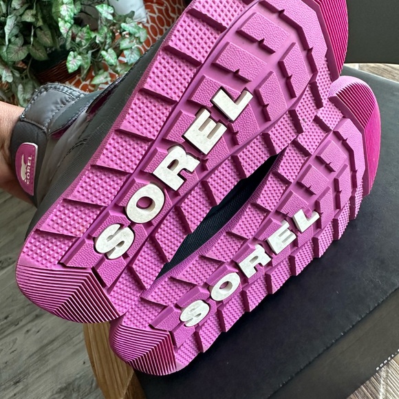 Sorel Children’s Whitney II Snow Boots Sz13 - Picture 7 of 10
